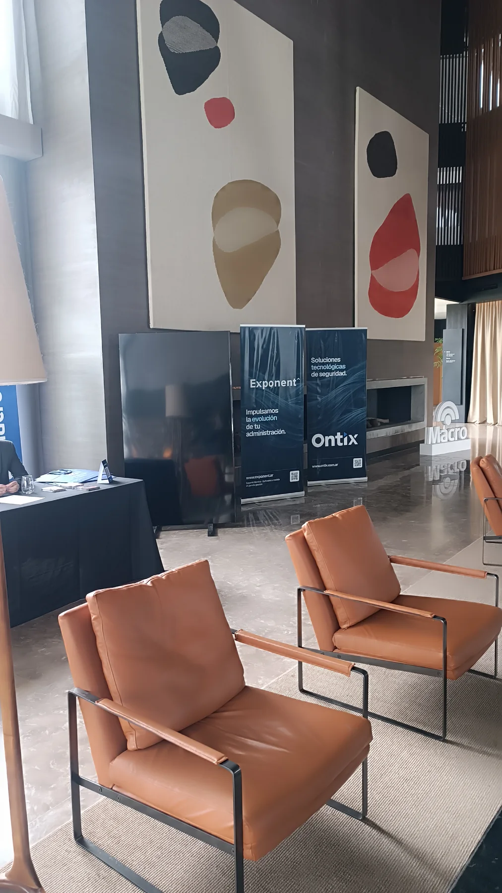 Espacio de empresas e instituciones durante el evento